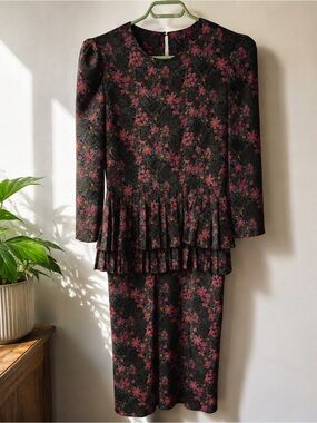 Vintage Raoul Petite Black Floral Tiered Midi Dress